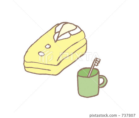 穿著睡衣和杯子的牙刷 穿著睡衣和杯子的牙刷 737807