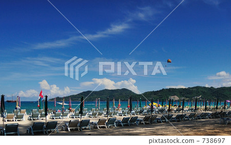 Parasailing in Phuket 738697