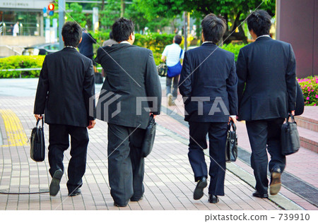 Young businessmen Young businessmen 739910