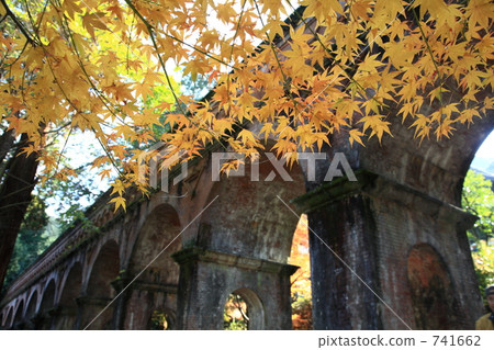 南禪寺的秋葉和渡槽 741662