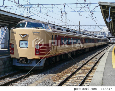 火車 電氣列車 系 742237