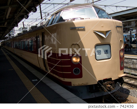 183 series, matsumoto station, former color of national trains 742430