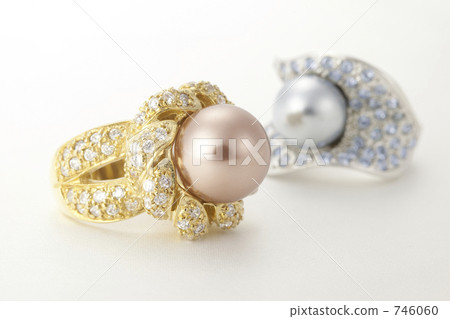 Design ring 746060