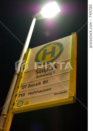 公共汽車站 歐洲 汞氣燈 749780