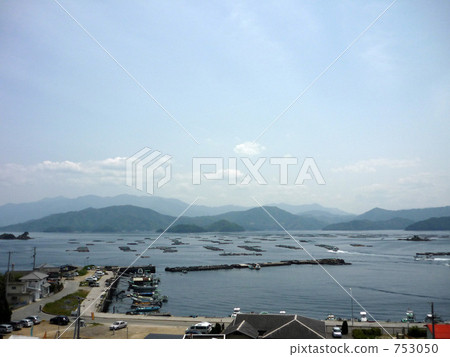 養殖筏 漁村 海平面 753050