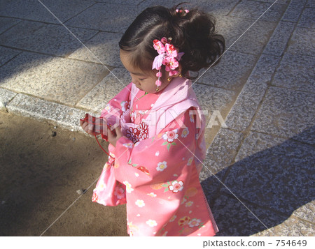 Shichigosan three strings become bothersome Shichigosan three strings become bothersome 754649