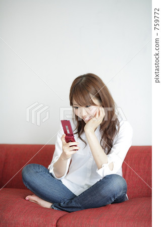 Mobile phone browsing 759772