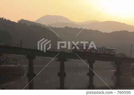 鐵橋 鐵路橋 火車 760500