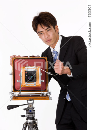 銷售攝影師用大型相機拍攝（8×10） 763502