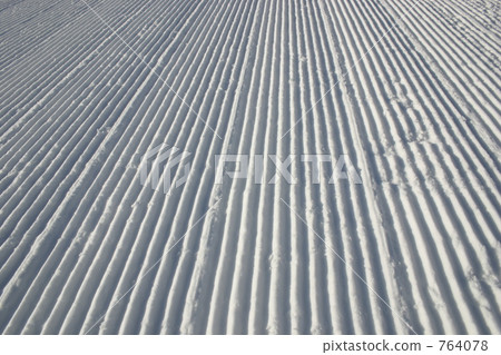 Pistemban at ski resort 764078