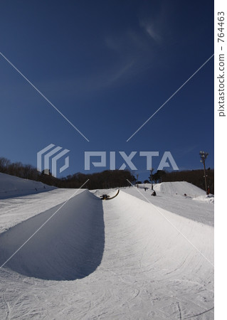 Half pipe maintenance 764463