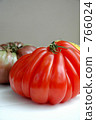 Deformed / non-pesticide tomato 766024