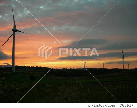 布引高原 風車 茜紅 769917
