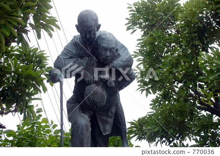Statue of filial piety @ Toda Statue of filial piety @ Toda 770036