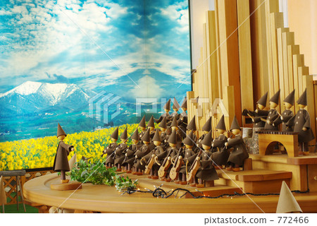 Orchestra in the forest "Sound, tree, forest (fairy tale)" 772466