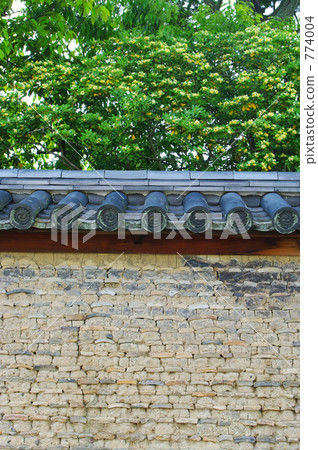 Towella flower and tile fence wall 774004