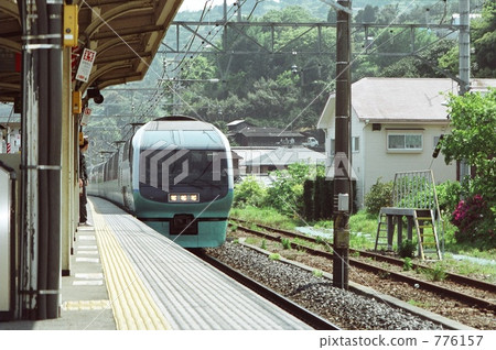 Tokaido Main Line Hayakawa Station Limited Express Dancer 776157