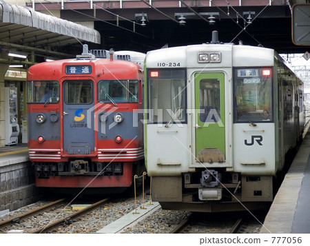 shinano railway, nagano station, iiyama line 777056
