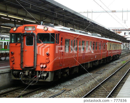 Kiha 47和Kiha 52的速度很快 777836