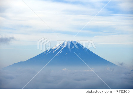 Fuji floating in the sea of clouds Fuji floating in the sea of clouds 778309
