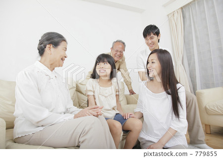 little child, daughter, senior 779855