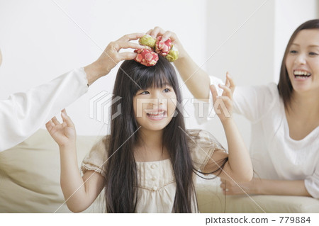 little child, daughter, senior 779884