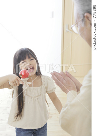 grandchild, grandchildren, little child 779899