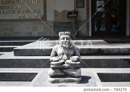 盤腿而坐 交叉的雙腿 太鼓 784279