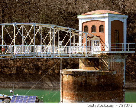 Water intake tower lateral screen close-up shooting of reservoir on Tamaoko in winter 787373