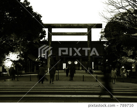 Yasukuni Shrine 789710