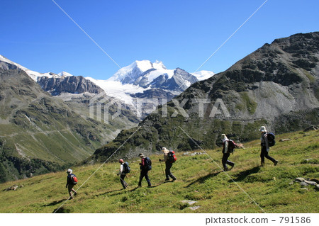Alps trekking 791586
