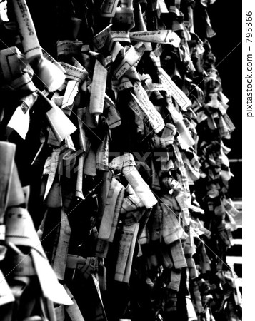 written oracle, written fortune, black and white 795366