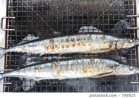 燒烤的秋刀魚 798925