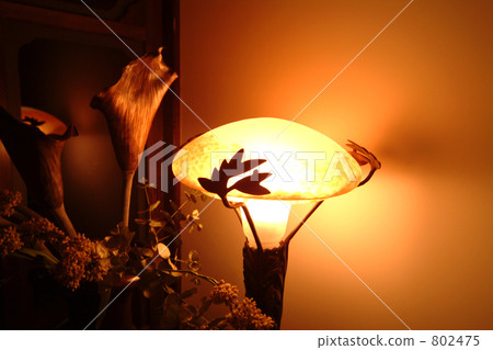 有色玻璃 彩色玻璃 燈泡的顏色 802475