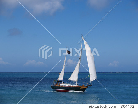 summer weather, surface of the sea, day 804472