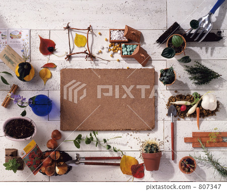 Gardening goods message board 807347