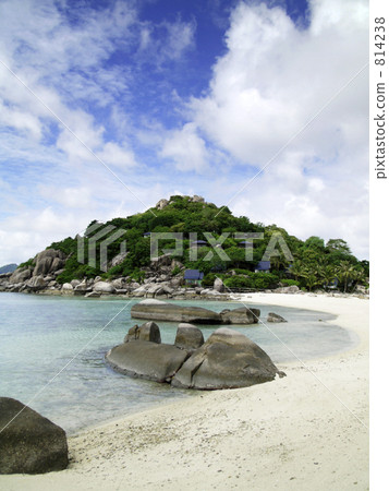 Strange rocky island 2 814238