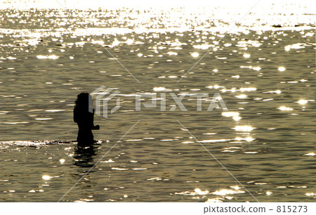 Tremble with cold 815273