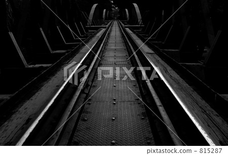 The stage of a bridge over the battlefield 815287