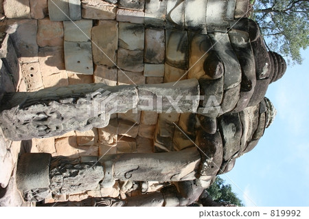 大象的露台（上） 819992