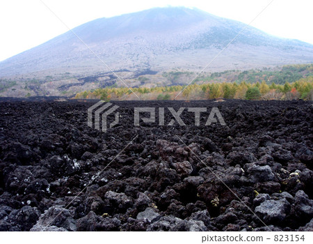 Iwateyama burning Iwateyama burning 823154