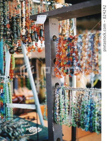 Souvenir shop in Tropical country 824242