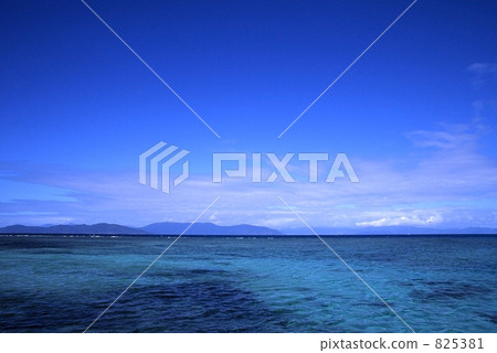 Cairns Greenland 825381