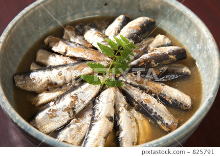Boiled sardines 825791