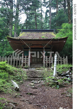 Uesugi Kenshin Temple of Koyasan · Okunoin 828705
