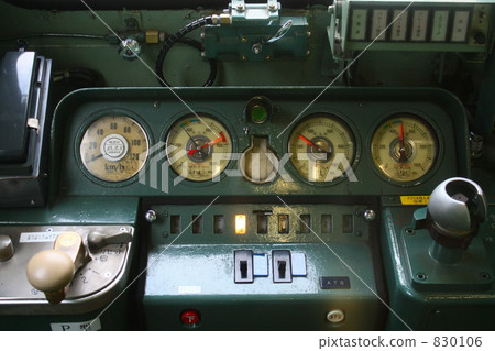 103 series train cab 830106