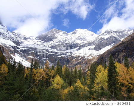 Sichuan Province, four girls mountain 830481