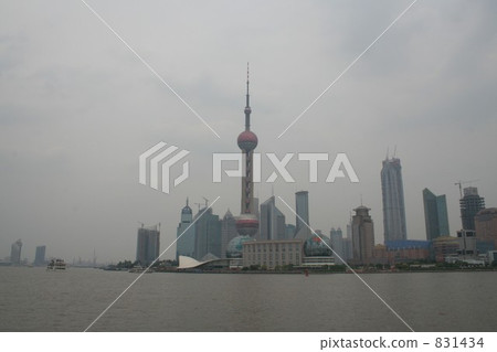 The symbol of Shanghai "Oriental Pearl Tower" 831434