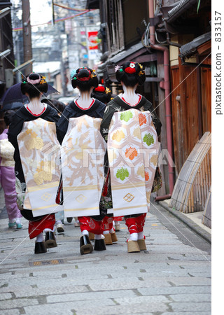 Maiko 3人在京都祗園 833157