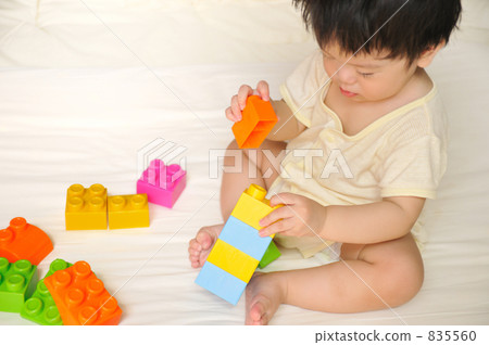 Baby's block play Baby's block play 835560
